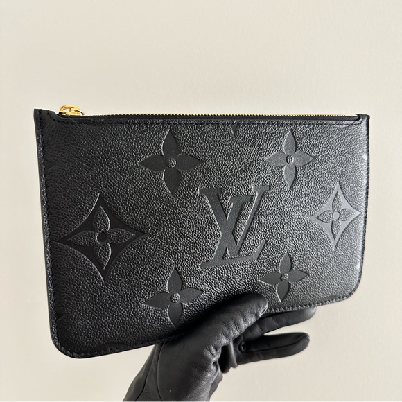 ✨SOLD✨ Louis Vuitton Empreinte Noir Pochette - Picture 6 of 11
